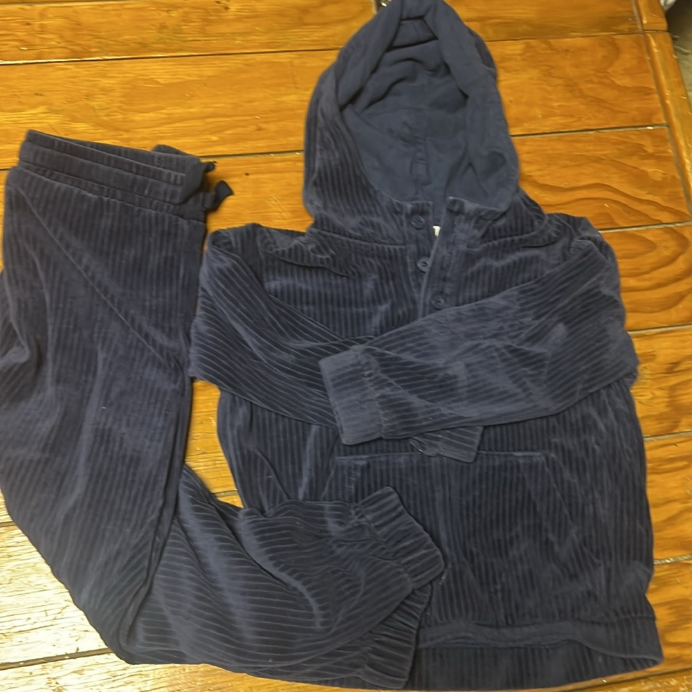 Two piece set - Picture 4 of 4